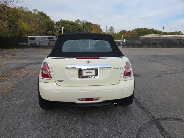 2015 MINI Cooper Base Photo in Lynchburg VA 24502