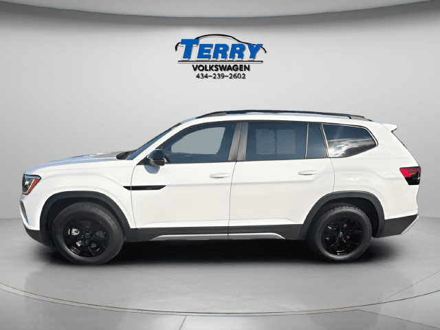 2025 Volkswagen Atlas 2.0T Peak Edition Photo in  Forest  VA 24551
