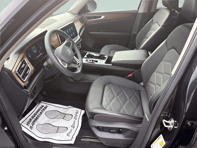 2024 Volkswagen Atlas 2.0T SE w/Technology Photo in  Forest  VA 24551