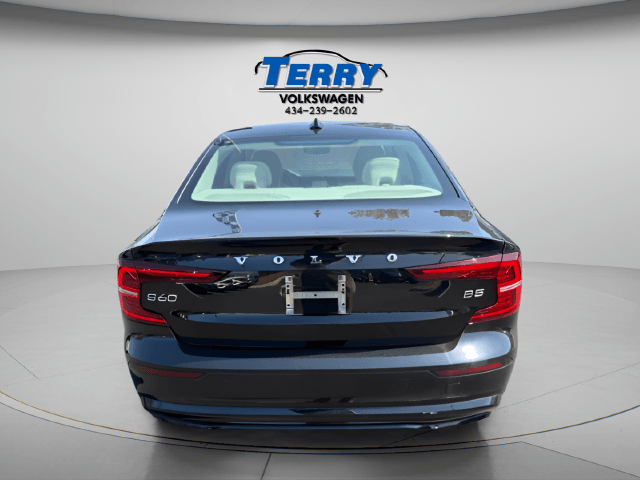 Pre-Owned 2024 Volvo S60 B5 Plus Dark Theme - photo - 2