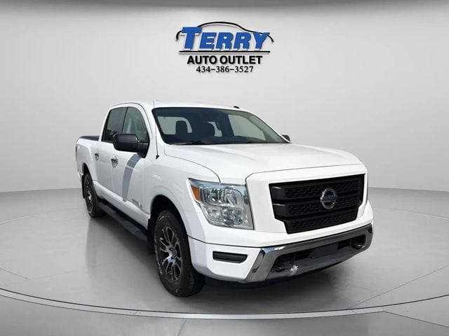 Pre-Owned 2021 Nissan Titan SV - photo - 1