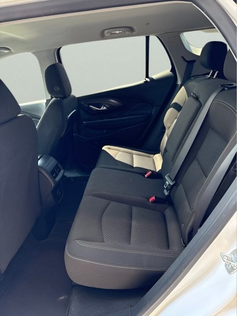 Pre-Owned 2024 GMC Terrain SLE - photo - 8