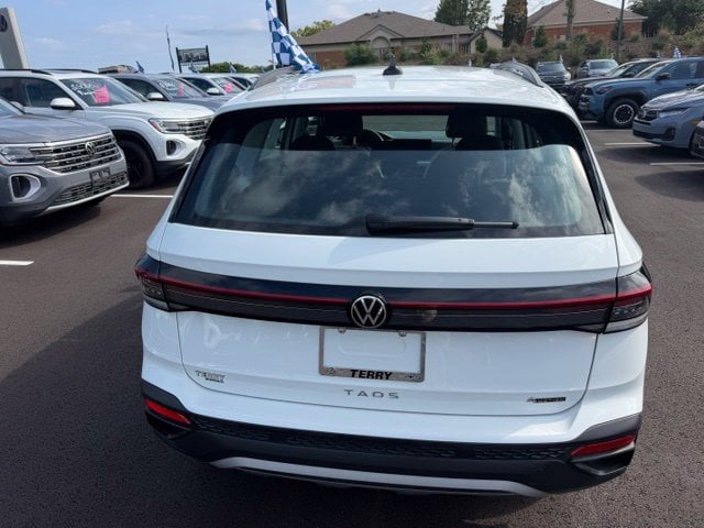 Pre-Owned 2025 Volkswagen Taos 1.5T S - photo - 1