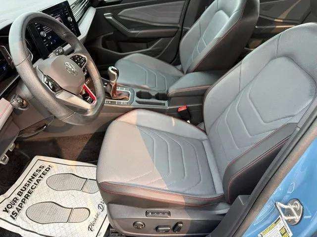 Pre-Owned 2025 Volkswagen Jetta GLI 2.0T Autobahn - photo - 4