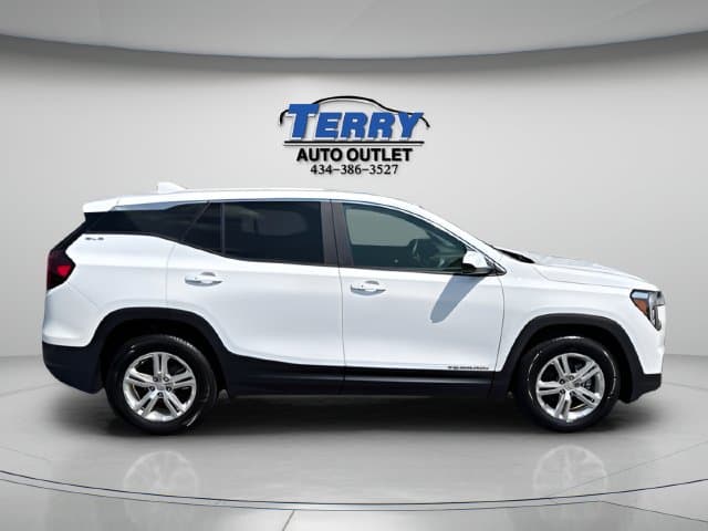 Pre-Owned 2024 GMC Terrain SLE - photo - 0