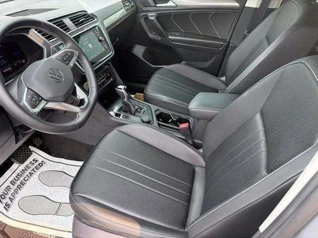 Pre-Owned 2023 Volkswagen Tiguan 2.0T SE - photo - 3