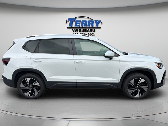 Pre-Owned 2025 Volkswagen Taos 1.5T SE - photo - 0