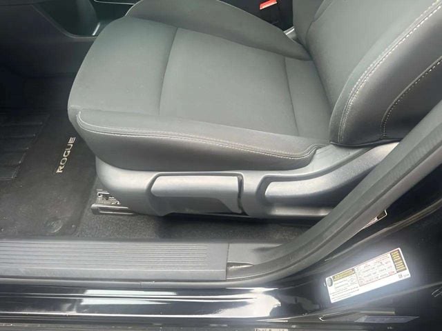 Pre-Owned 2024 Nissan Rogue S - photo - 6