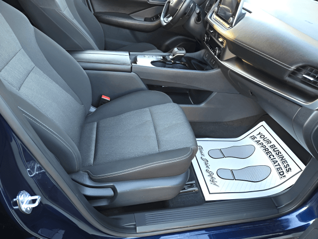 Pre-Owned 2025 Nissan Rogue SV - photo - 15