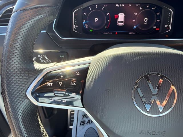 Pre-Owned 2022 Volkswagen Tiguan 2.0T SEL R-Line - photo - 11