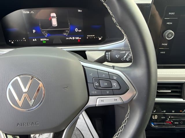 Pre-Owned 2025 Volkswagen Taos 1.5T SE - photo - 11