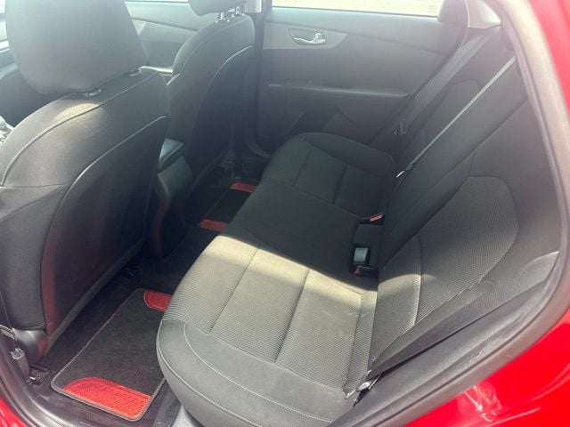 Pre-Owned 2021 Kia Forte LXS - photo - 16