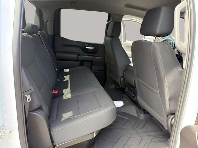 Pre-Owned 2024 Chevrolet Silverado 1500 Custom - photo - 23