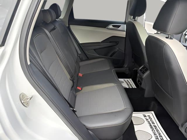Pre-Owned 2025 Volkswagen Taos 1.5T SE - photo - 23