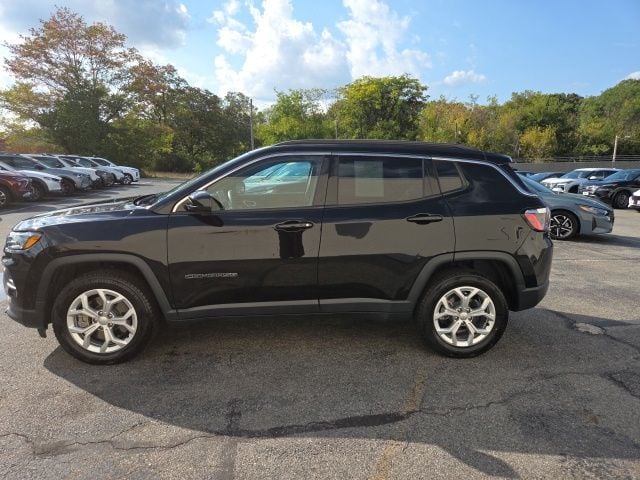 Pre-Owned 2024 Jeep Compass Latitude - photo - 2