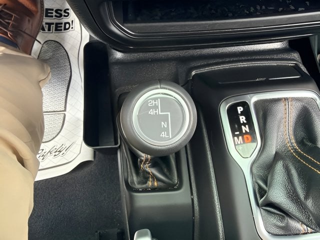 Pre-Owned 2022 Jeep Gladiator Overland - photo - 21