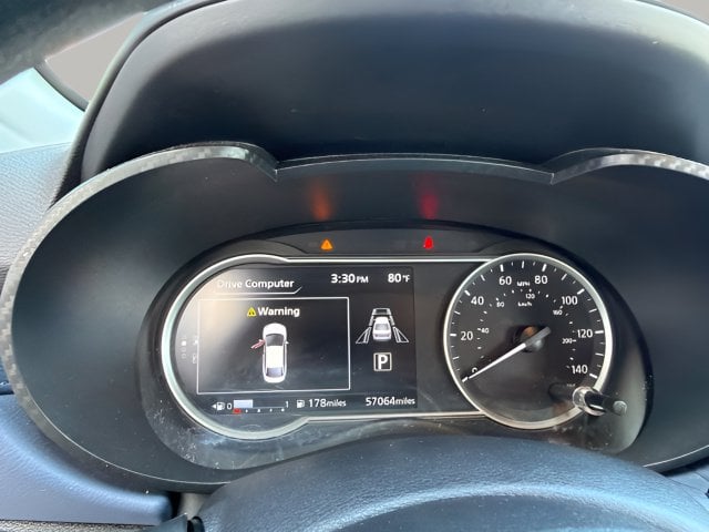 Pre-Owned 2023 Nissan Versa 1.6 SV - photo - 9