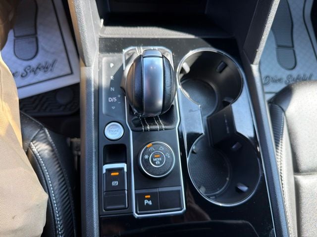 Pre-Owned 2023 Volkswagen Atlas Cross Sport 3.6L V6 SEL - photo - 21