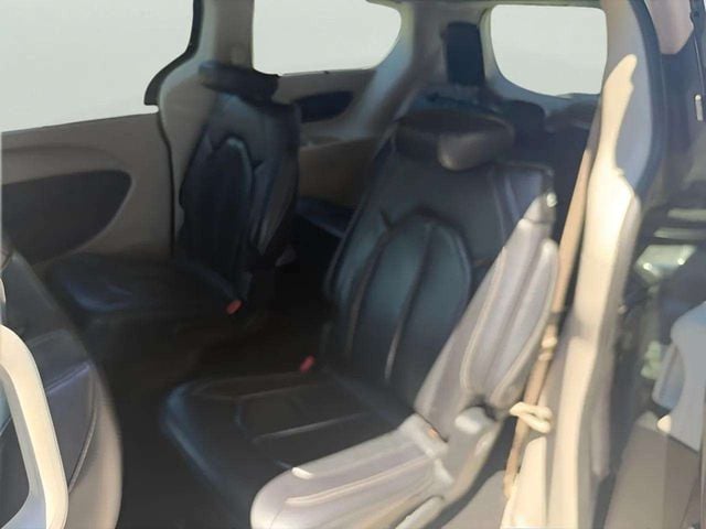 Pre-Owned 2022 Chrysler Pacifica Touring L - photo - 14