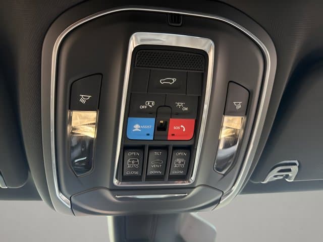Pre-Owned 2025 Jeep Wagoneer Series III - photo - 28