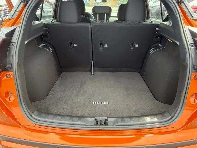 Pre-Owned 2023 Nissan Kicks SR - photo - 16