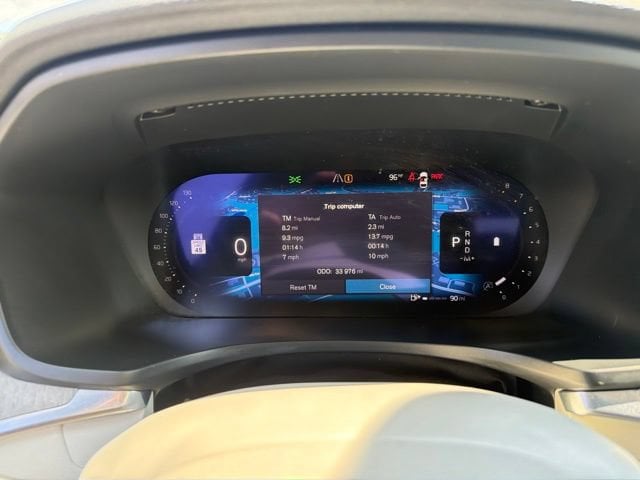 Pre-Owned 2024 Volvo S60 B5 Plus Dark Theme - photo - 12