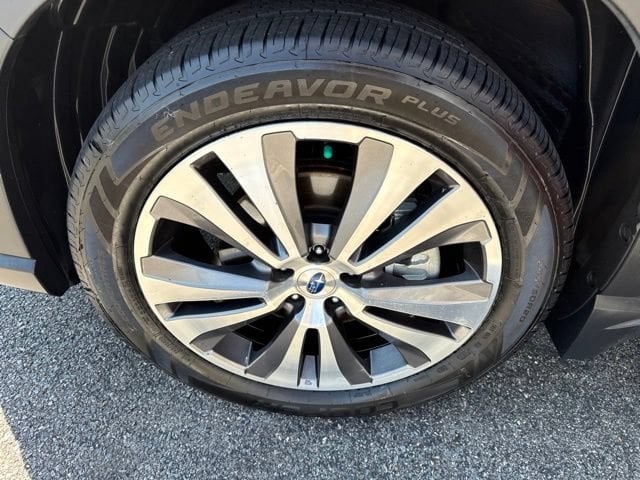 Pre-Owned 2022 Subaru Ascent Limited - photo - 11