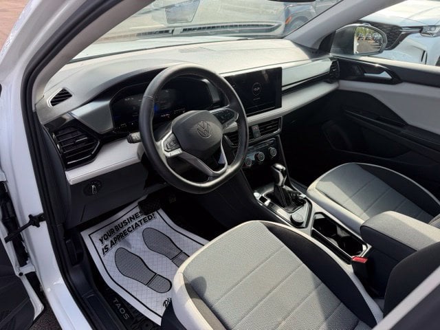 Pre-Owned 2025 Volkswagen Taos 1.5T S - photo - 4