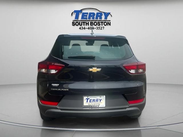 Pre-Owned 2023 Chevrolet TrailBlazer LS - photo - 3