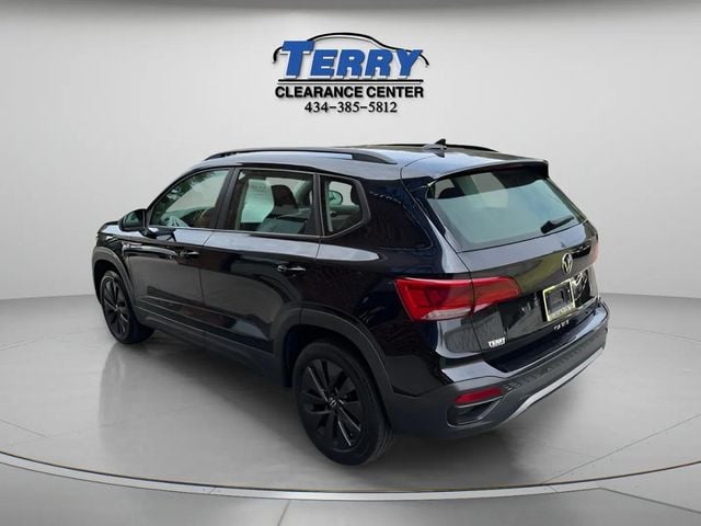 Pre-Owned 2024 Volkswagen Taos 1.5T S - photo - 4