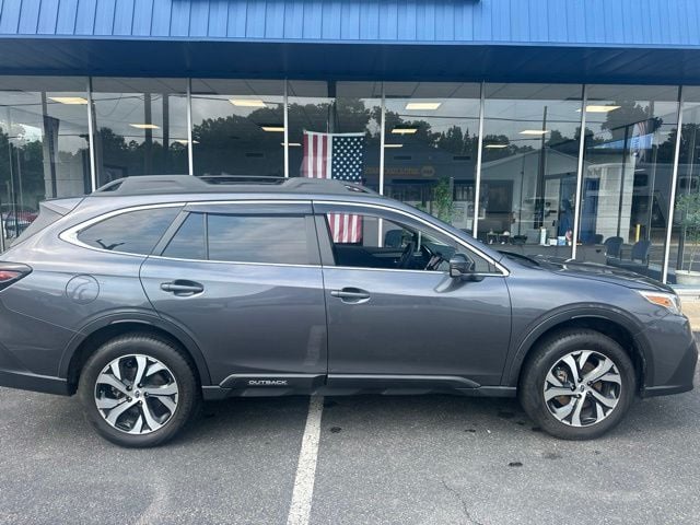 Pre-Owned 2022 Subaru Outback Limited - photo - 0