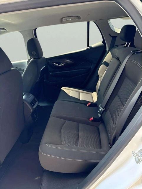 Pre-Owned 2024 GMC Terrain SLE - photo - 8