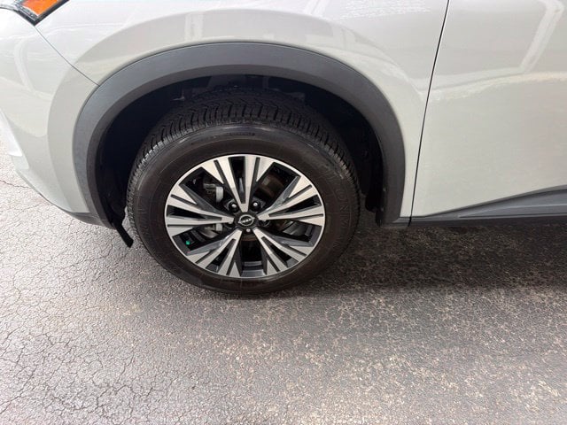 Pre-Owned 2023 Nissan Rogue SV - photo - 11