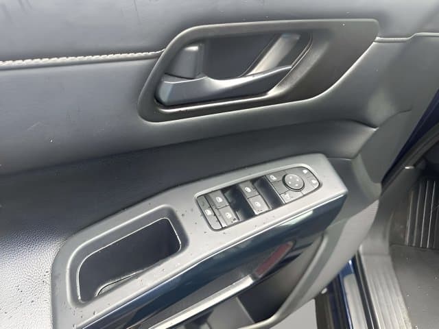 Pre-Owned 2024 Nissan Pathfinder SV - photo - 14