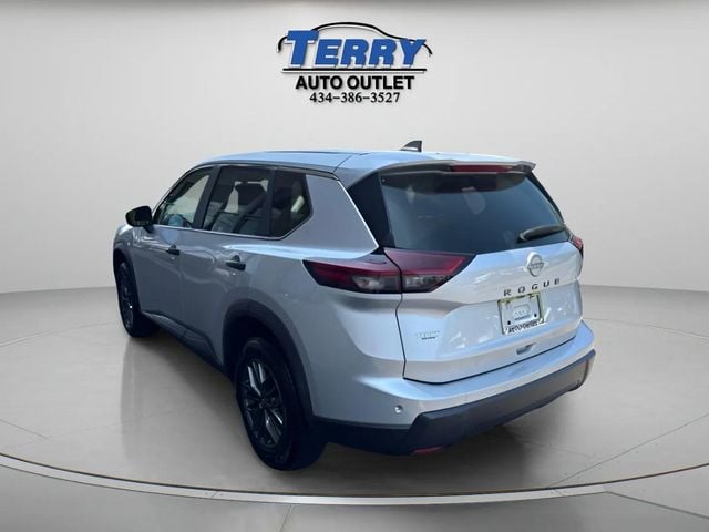 Pre-Owned 2024 Nissan Rogue S - photo - 17