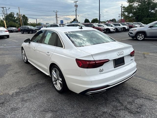 Pre-Owned 2024 Audi A4 45 S line Premium Plus - photo - 4