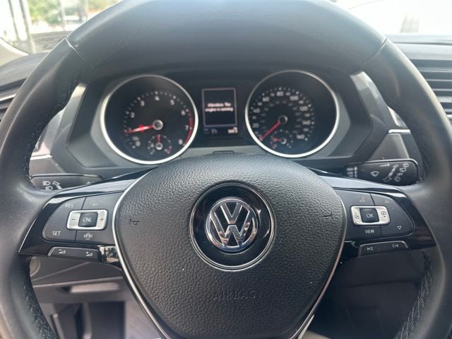 Pre-Owned 2020 Volkswagen Tiguan 2.0T SE - photo - 10