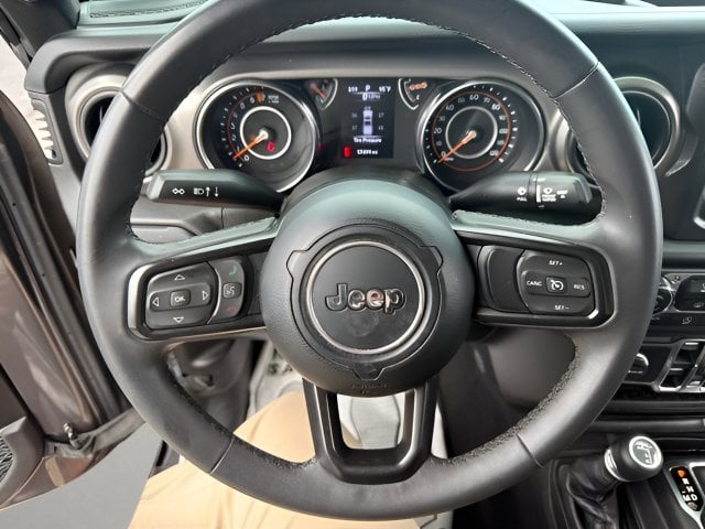 Pre-Owned 2023 Jeep Gladiator Sport S - photo - 9