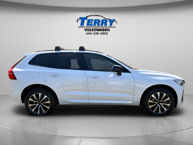 Pre-Owned 2023 Volvo XC60 B5 Plus Dark Theme - photo - 0