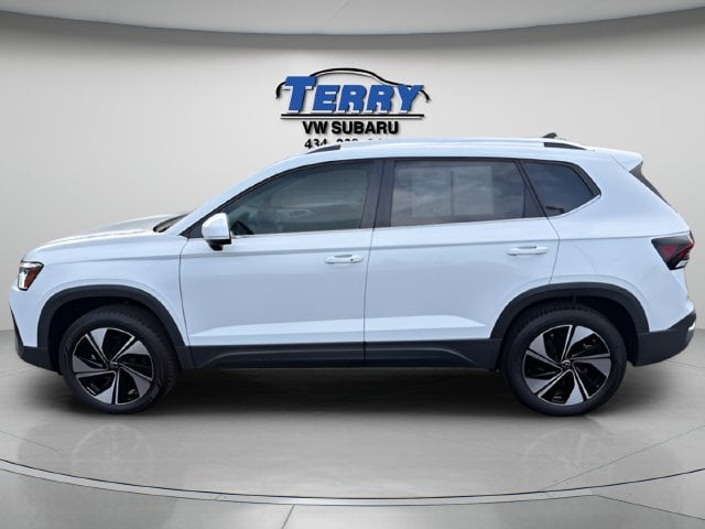 Pre-Owned 2025 Volkswagen Taos 1.5T SE - photo - 1