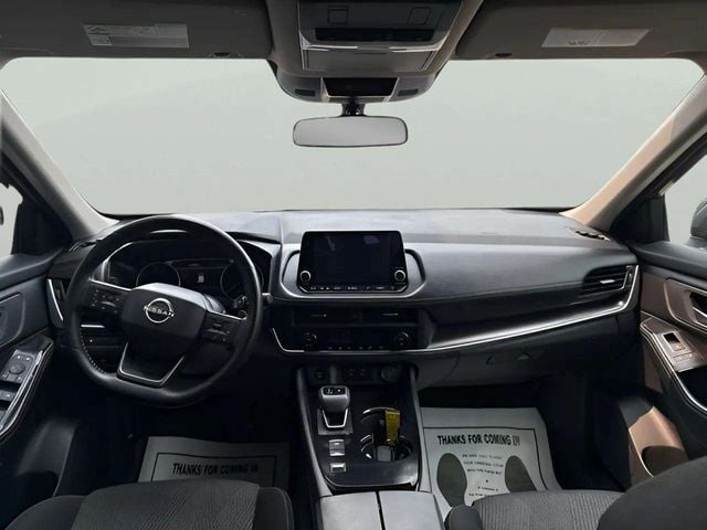 Pre-Owned 2025 Nissan Rogue SV - photo - 6