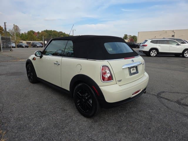Pre-Owned 2015 MINI Cooper Base - photo - 3