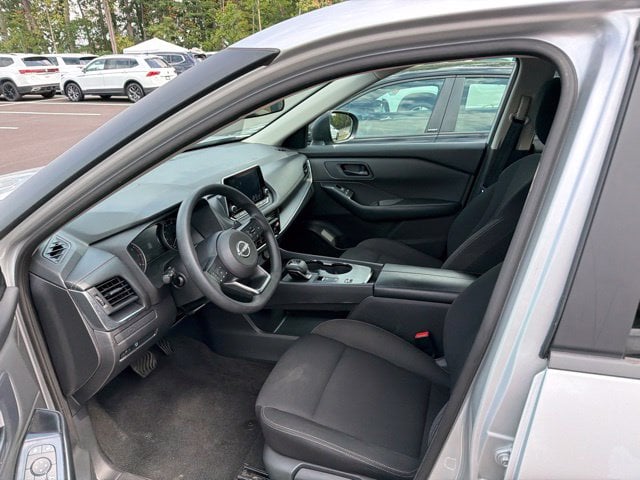 Pre-Owned 2024 Nissan Rogue S - photo - 2