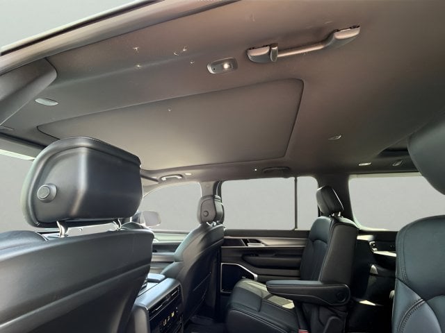 Pre-Owned 2025 Jeep Wagoneer Series III - photo - 7