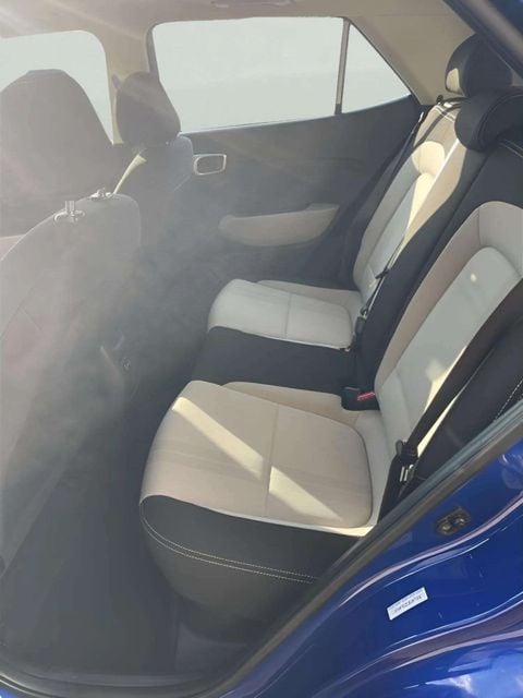 Pre-Owned 2025 Hyundai Venue SEL - photo - 9