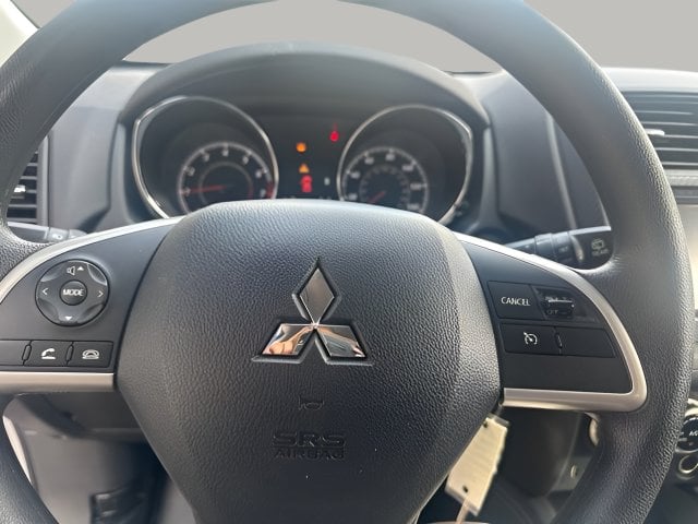 Pre-Owned 2025 Mitsubishi Outlander Sport 2.0 ES - photo - 9