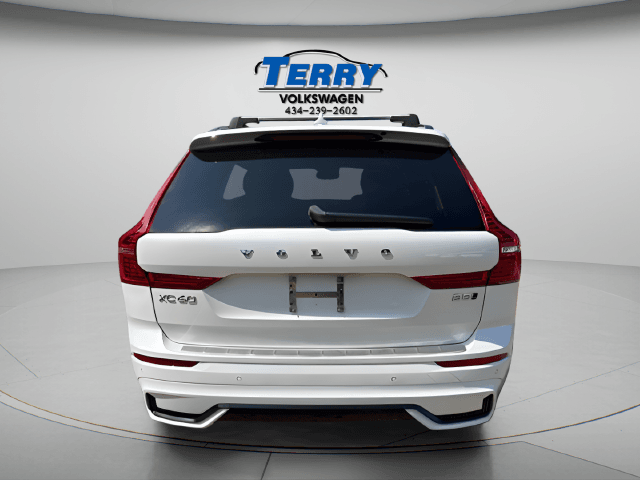 Pre-Owned 2023 Volvo XC60 B5 Plus Dark Theme - photo - 2