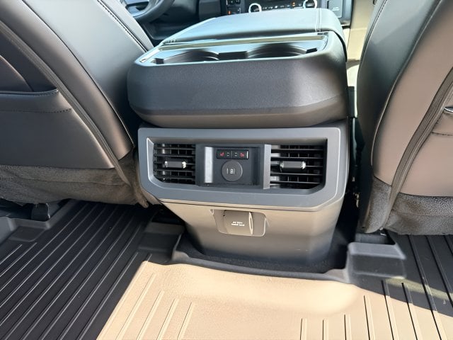 Pre-Owned 2025 Ford F-350SD Lariat - photo - 10