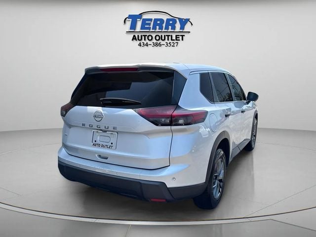 Pre-Owned 2024 Nissan Rogue S - photo - 18