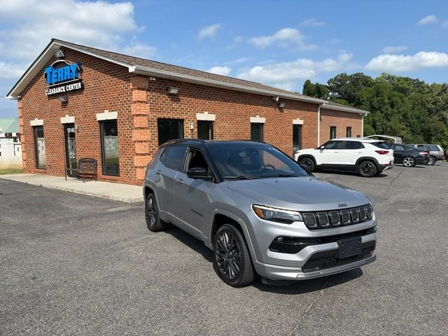 Pre-Owned 2022 Jeep Compass Limited - photo - 0